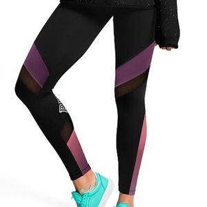 ⭕️SOLD⭕️PINK Ultimate leggings. Size small.